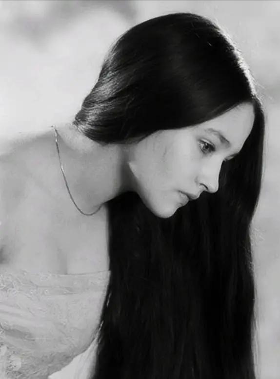 阿根廷第一美女奥丽维娅·赫西（她被誉为“最美朱丽叶”） 2